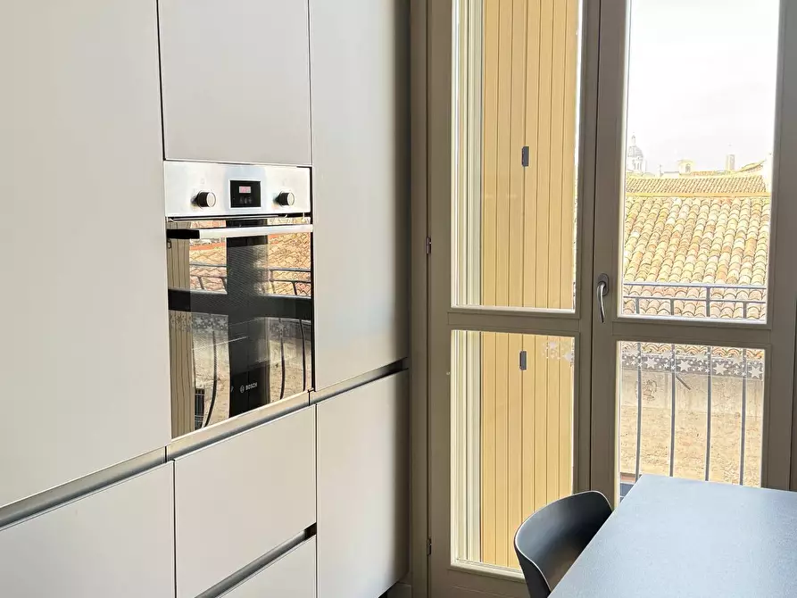 Immagine 4 di Appartamento in vendita  a Mantova