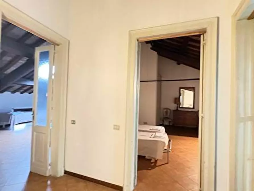 Immagine 17 di Casa indipendente in vendita  a Mantova