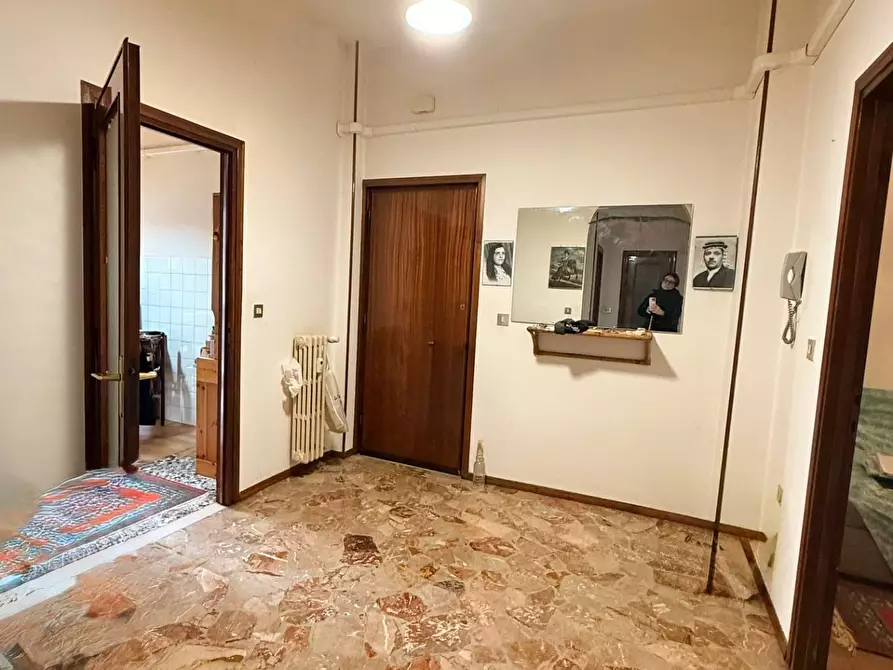 Immagine 3 di Appartamento in vendita  a Mantova