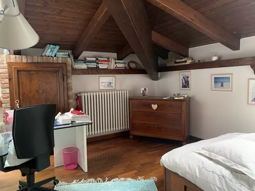 Immagine 11 di Appartamento in vendita  a Mantova