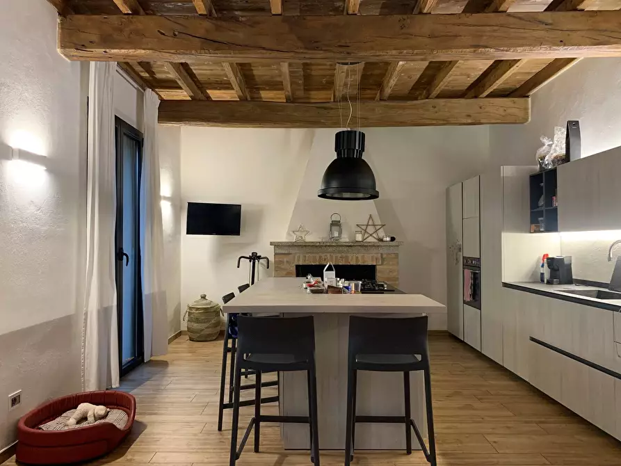 Immagine 4 di Appartamento in vendita  a Mantova