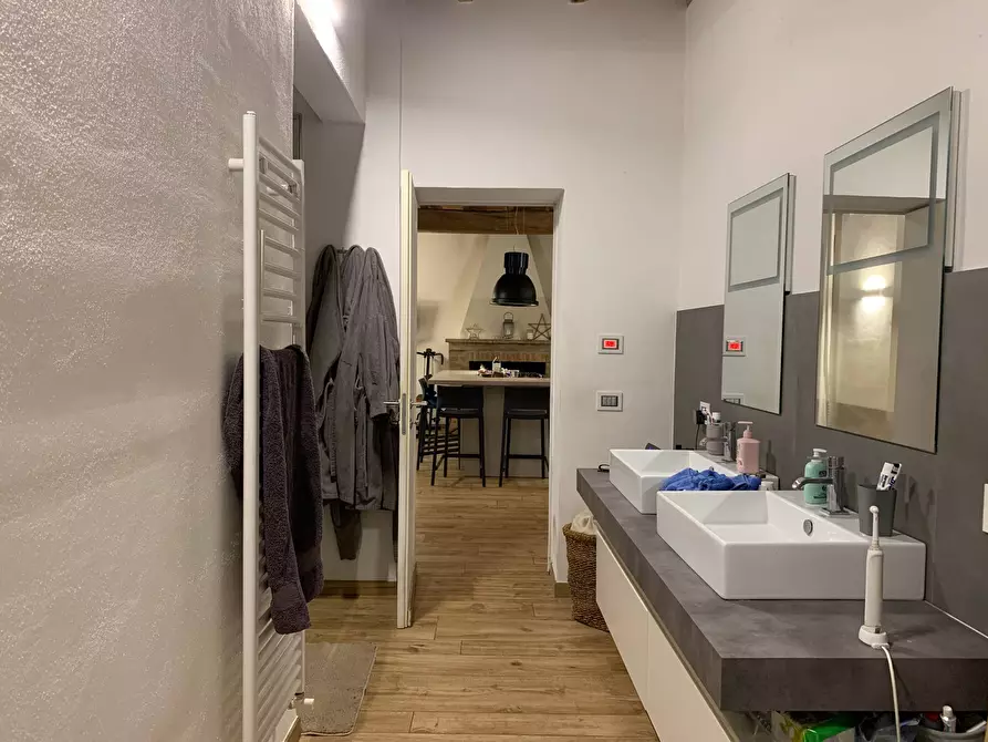 Immagine 10 di Appartamento in vendita  a Mantova