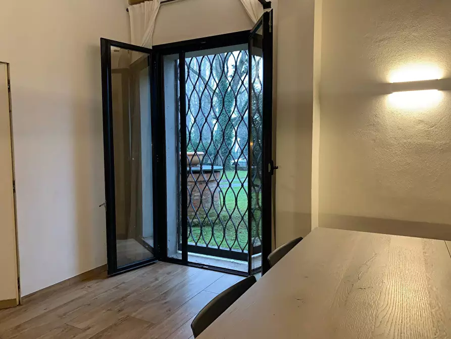 Immagine 8 di Appartamento in vendita  a Mantova