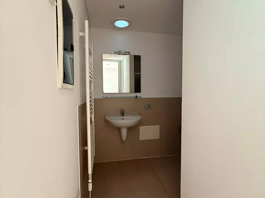 Immagine 6 di Appartamento in vendita  a Mantova