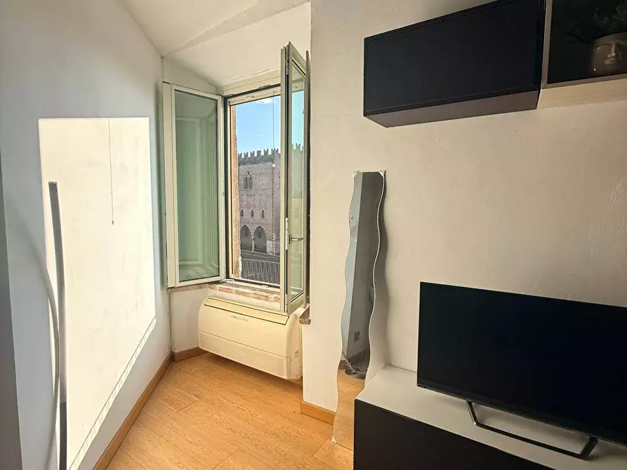 Immagine 8 di Appartamento in vendita  a Mantova