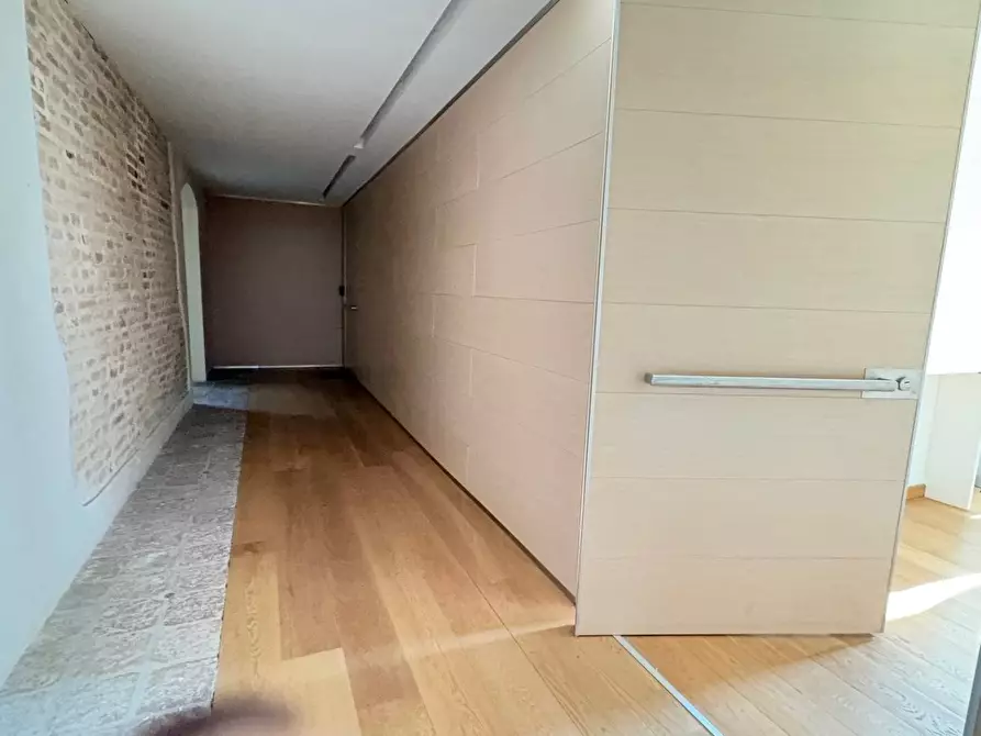 Immagine 15 di Appartamento in vendita  a Mantova