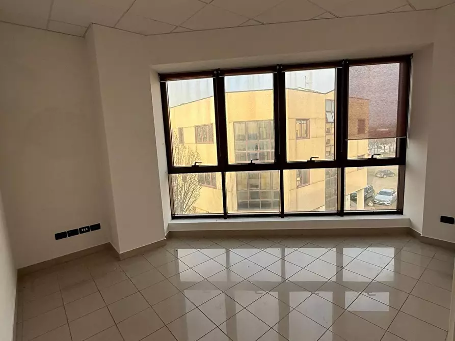 Immagine 9 di Locale commerciale in affitto  a Porto Mantovano