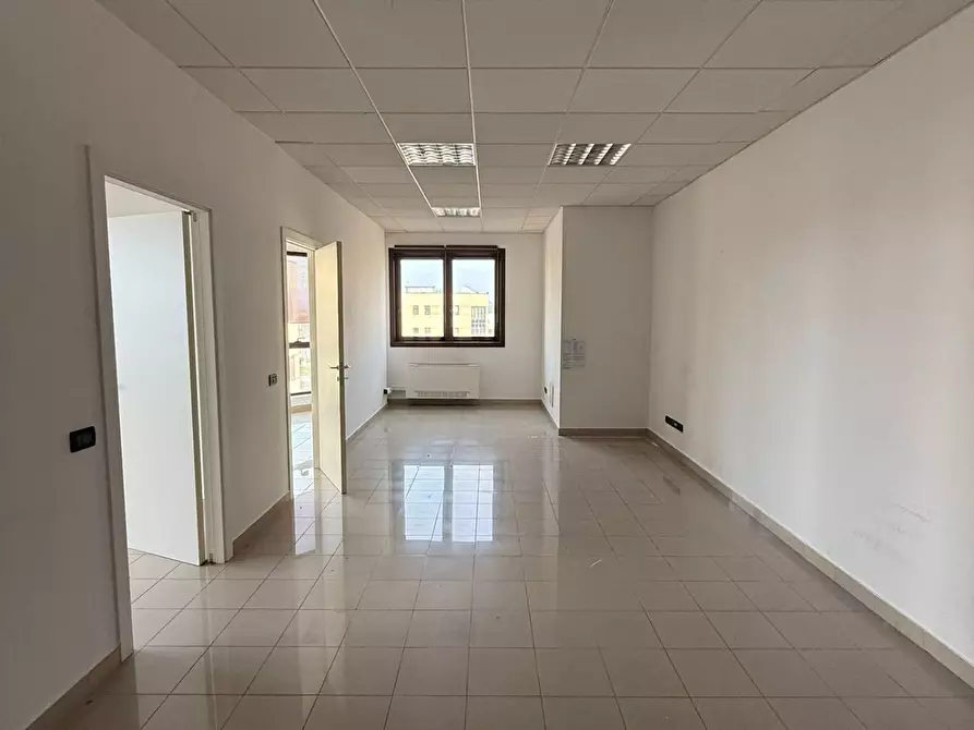 Immagine 16 di Locale commerciale in affitto  a Porto Mantovano