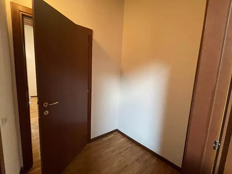 Immagine 7 di Appartamento in vendita  a Mantova