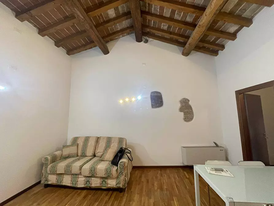 Immagine 18 di Appartamento in vendita  a Mantova