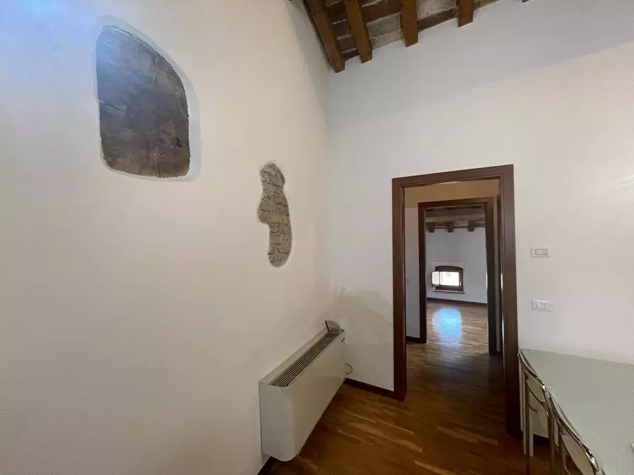 Immagine 13 di Appartamento in vendita  a Mantova