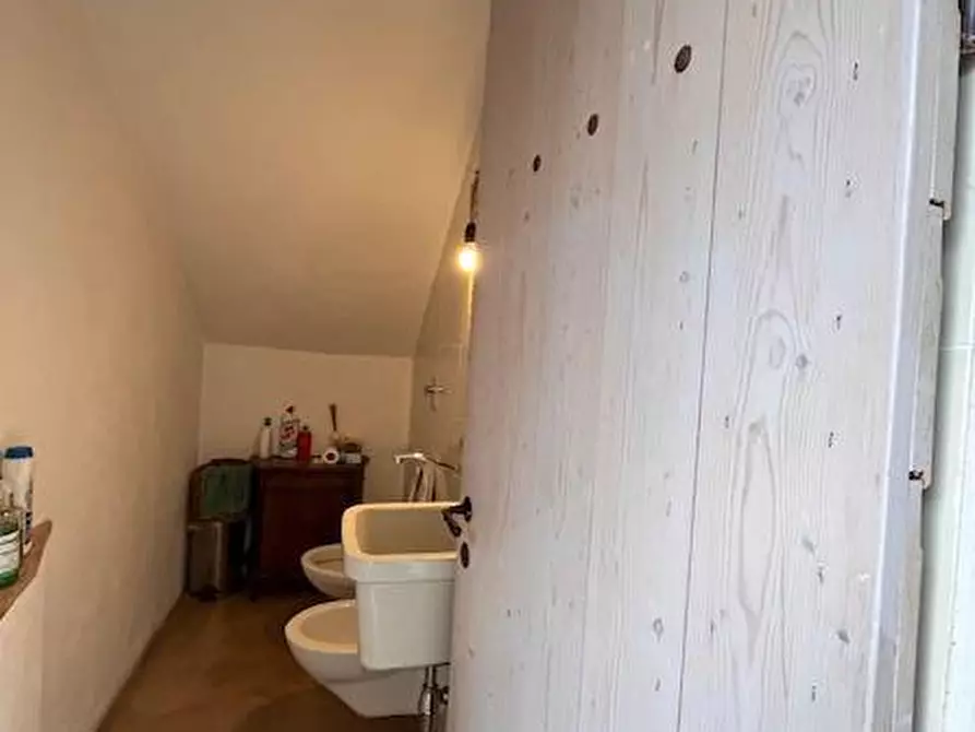 Immagine 14 di Locale commerciale in vendita  a Goito