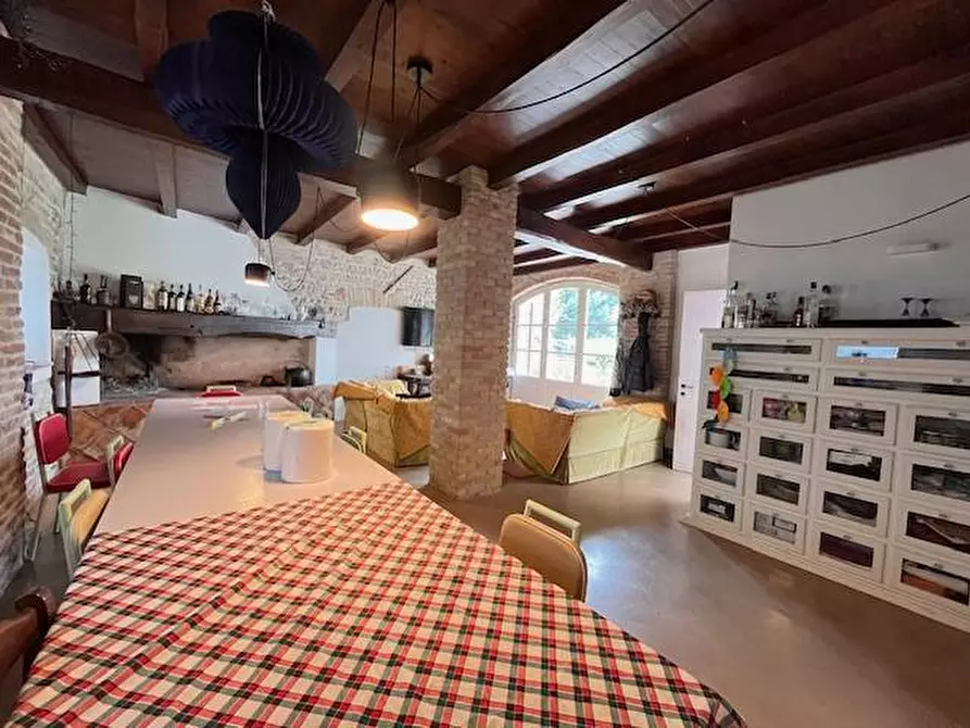 Immagine 9 di Locale commerciale in vendita  a Goito