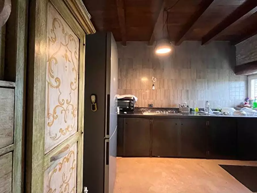 Immagine 12 di Locale commerciale in vendita  a Goito