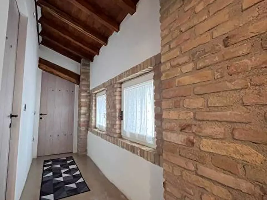 Immagine 16 di Locale commerciale in vendita  a Goito