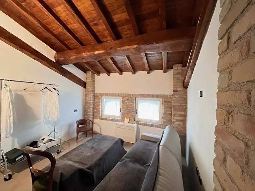 Immagine 17 di Locale commerciale in vendita  a Goito