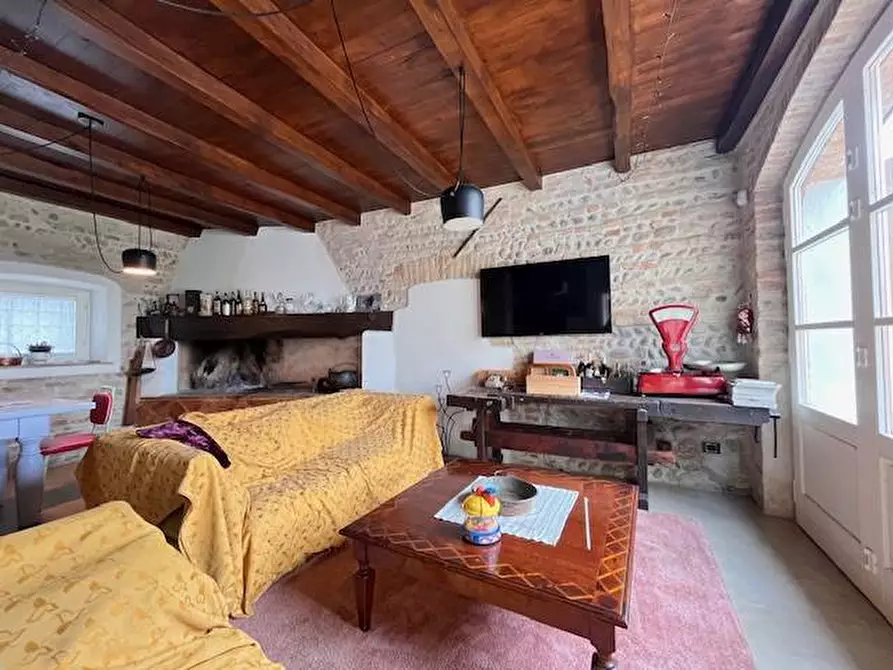 Immagine 24 di Locale commerciale in vendita  a Goito