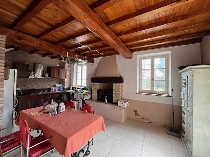 Immagine 26 di Locale commerciale in vendita  a Goito