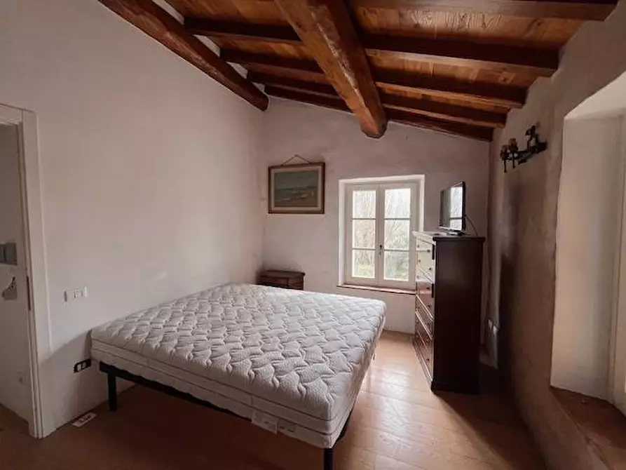 Immagine 27 di Locale commerciale in vendita  a Goito