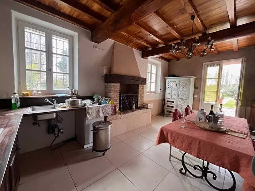 Immagine 23 di Locale commerciale in vendita  a Goito