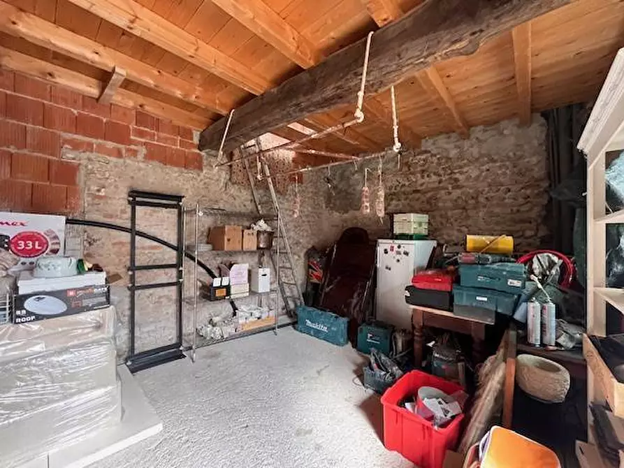 Immagine 32 di Locale commerciale in vendita  a Goito