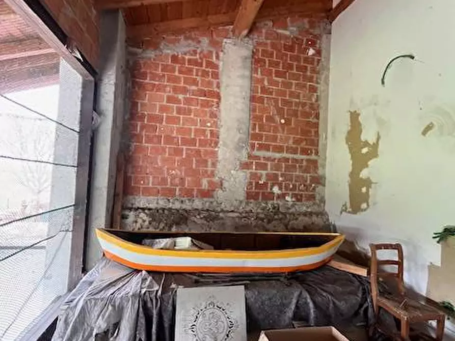 Immagine 6 di Locale commerciale in vendita  a Goito