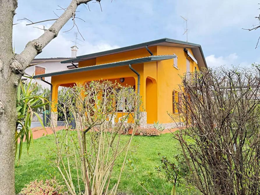 Immagine 3 di Casa semindipendente in vendita  a Porto Mantovano