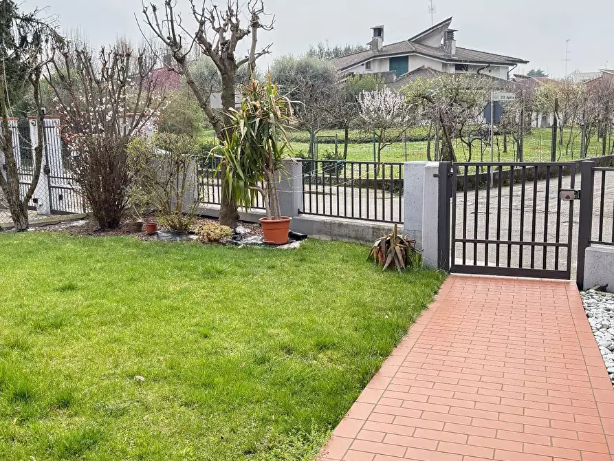 Immagine 4 di Casa semindipendente in vendita  a Porto Mantovano