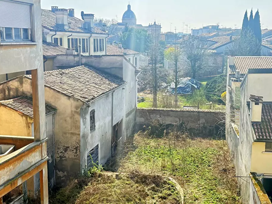 Immagine 35 di Casa indipendente in vendita  a Mantova