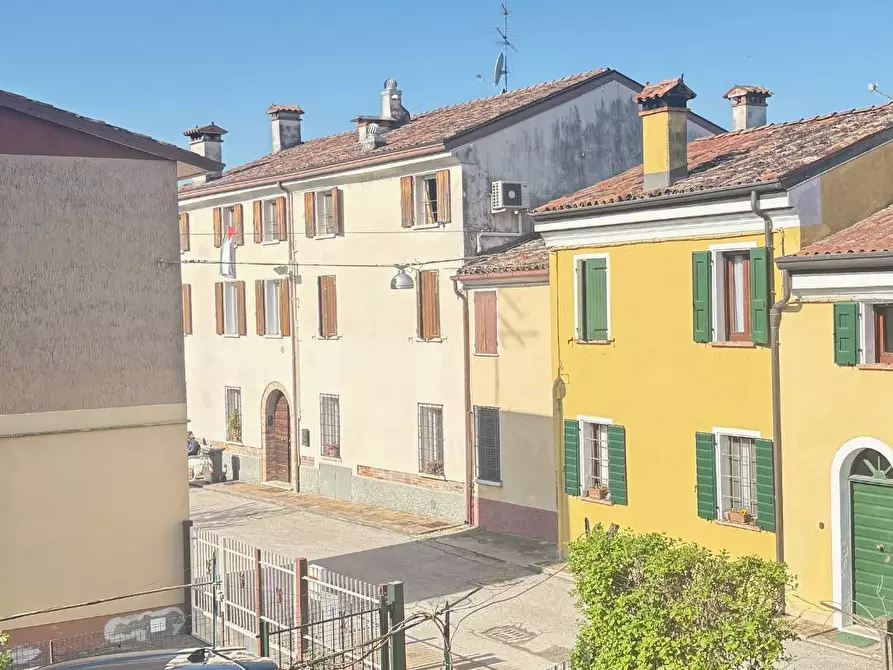 Immagine 8 di Appartamento in vendita  a Mantova