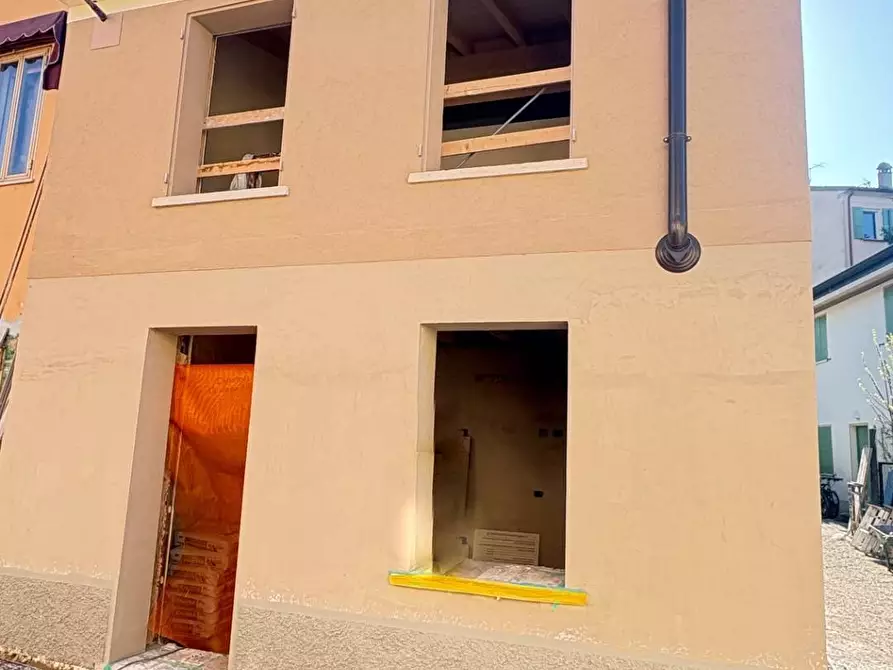 Immagine 3 di Appartamento in vendita  a Mantova