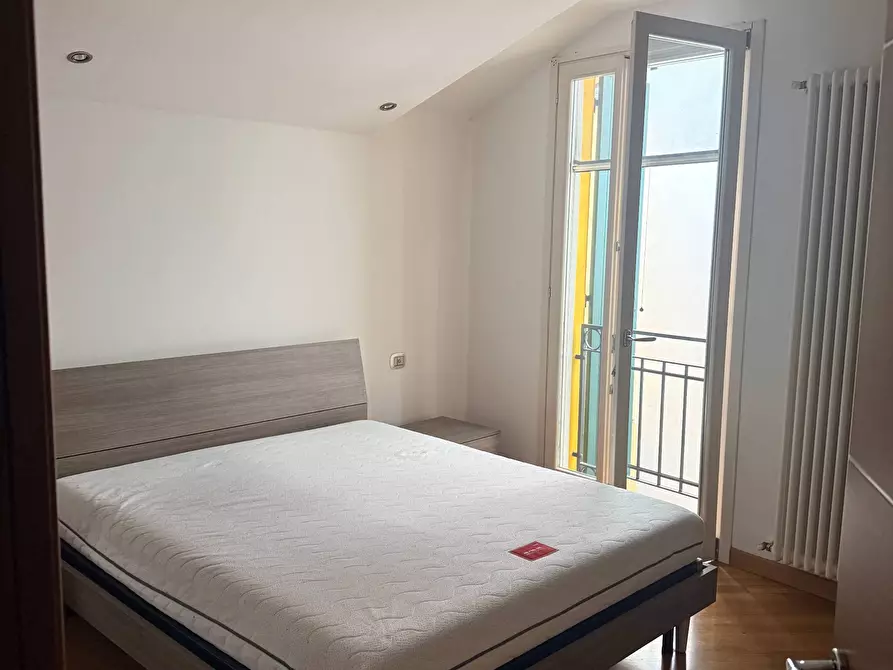 Immagine 14 di Appartamento in affitto  a Mantova