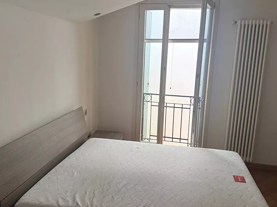 Immagine 13 di Appartamento in affitto  a Mantova