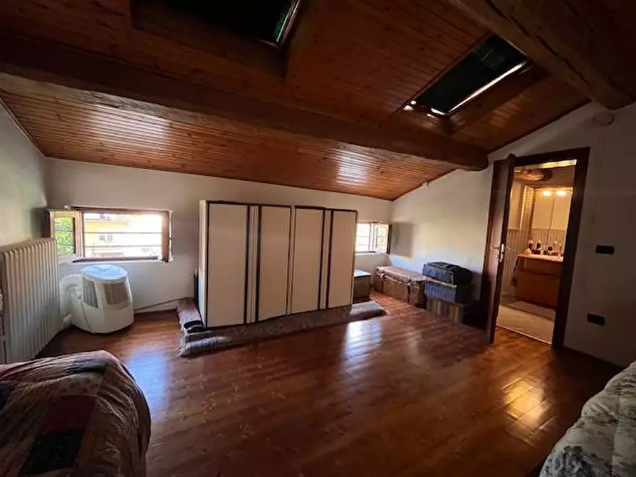 Immagine 14 di Casa indipendente in vendita  a Mantova