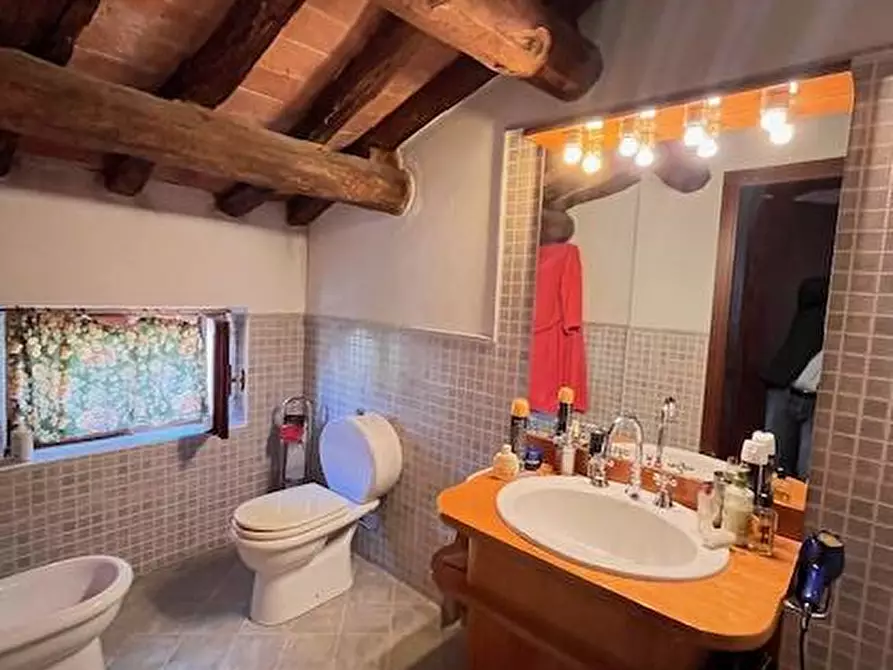 Immagine 15 di Casa indipendente in vendita  a Mantova