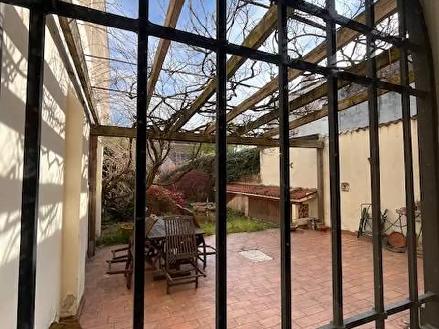 Immagine 10 di Casa indipendente in vendita  a Mantova