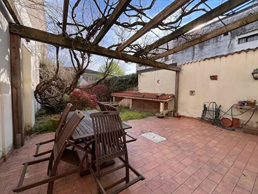 Immagine 1 di Casa indipendente in vendita  a Mantova