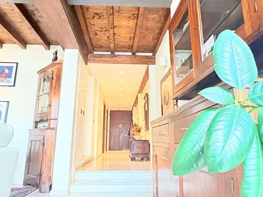Immagine 9 di Casa indipendente in vendita  a Mantova