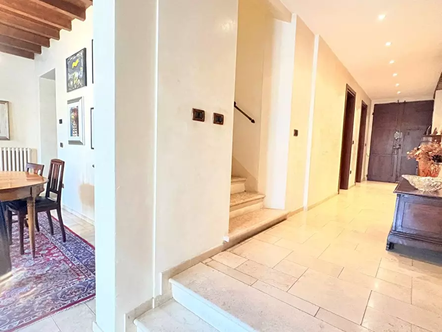 Immagine 7 di Casa indipendente in vendita  a Mantova