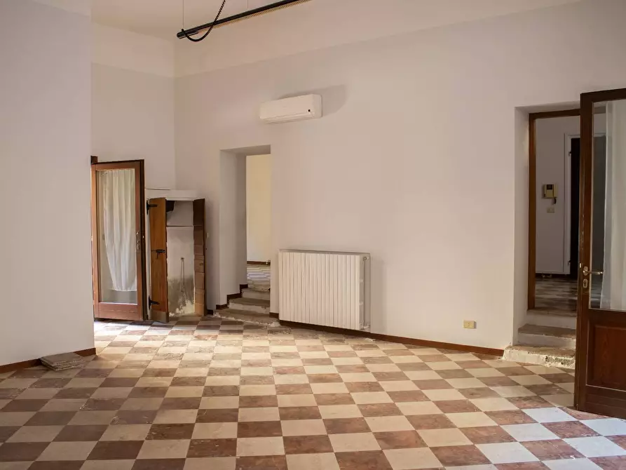 Immagine 2 di Appartamento in vendita  a Mantova