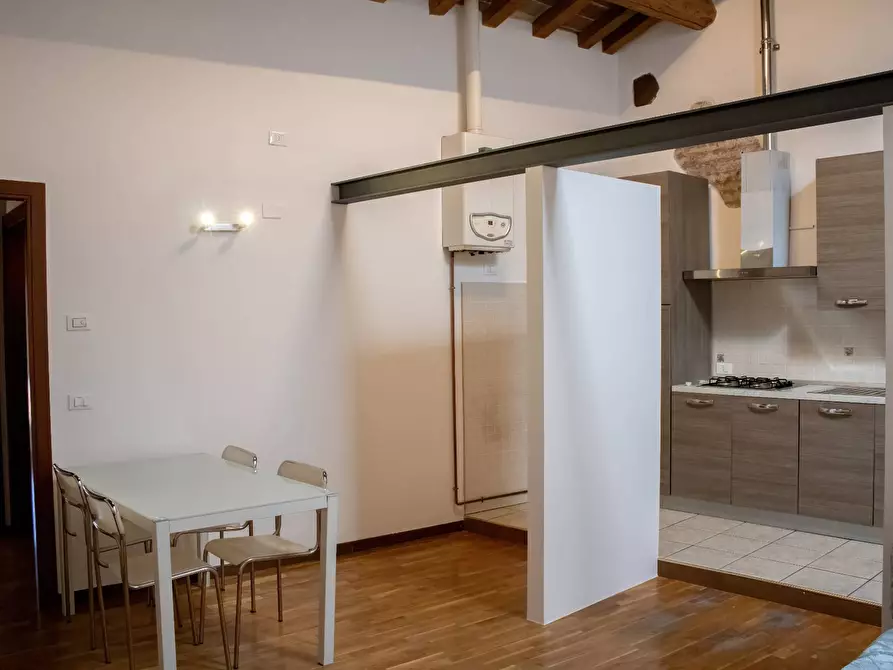 Immagine 1 di Appartamento in vendita  a Mantova