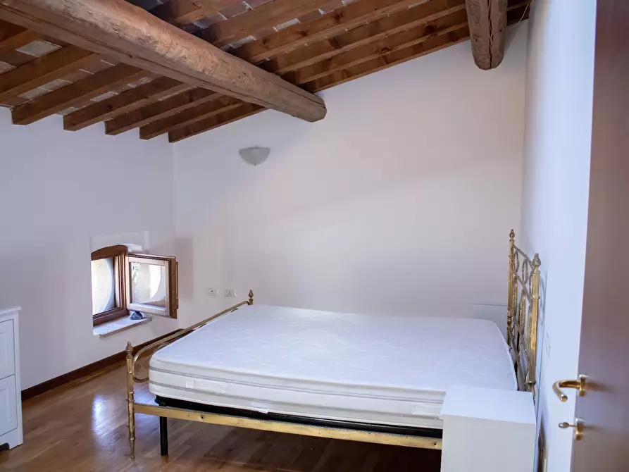 Immagine 6 di Appartamento in vendita  a Mantova