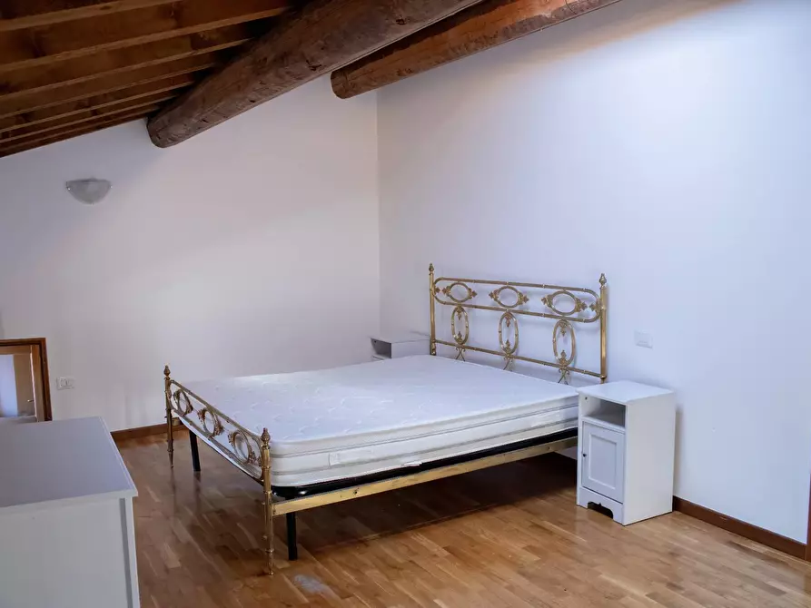 Immagine 5 di Appartamento in vendita  a Mantova