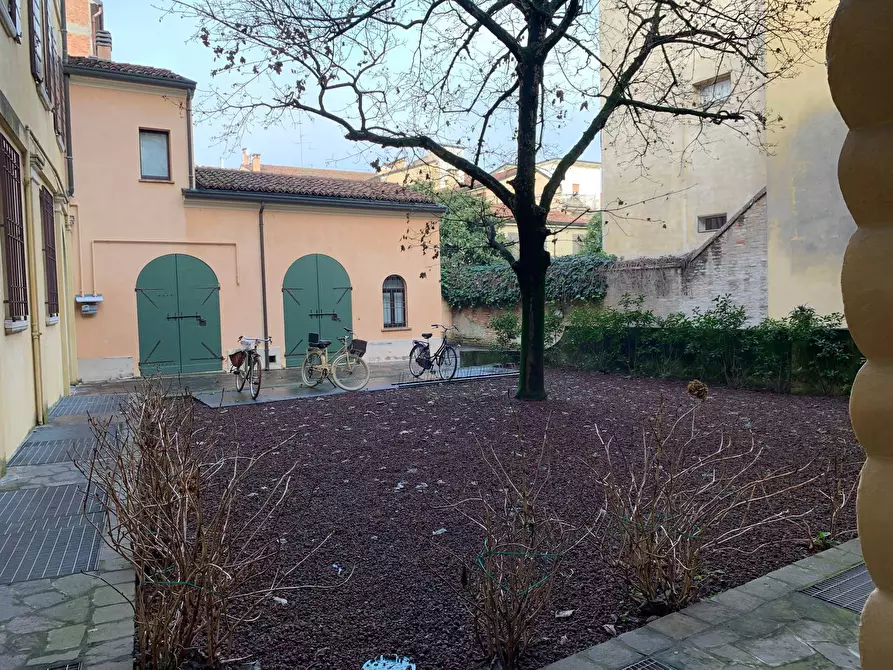 Immagine 13 di Appartamento in vendita  a Mantova