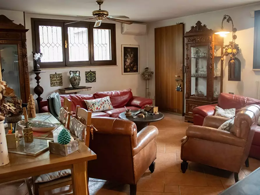 Immagine 11 di Villa in vendita  a Porto Mantovano