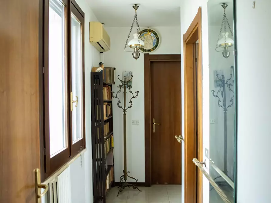 Immagine 27 di Villa in vendita  a Porto Mantovano