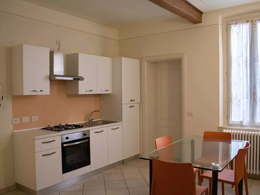 Immagine 2 di Appartamento in vendita  a Mantova