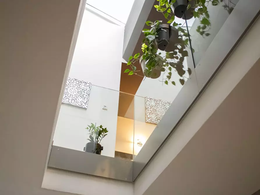 Immagine 7 di Villa in vendita  a Mantova