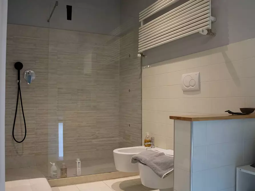 Immagine 38 di Villa in vendita  a Mantova