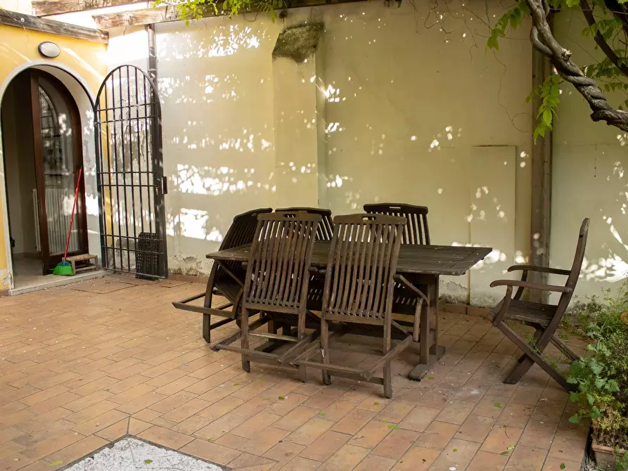 Immagine 13 di Casa indipendente in vendita  a Mantova